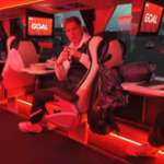 Emile Smith Rowe bol natočený pri oslave víťazstva Arsenalu nad Tottenhamom v tímovom autobuse Fulhamu.