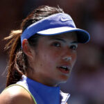 Emma Raducanu porazila Greet Minnenovú v dvoch setoch na Transylvania Open