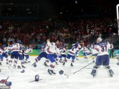 Epické víťazstvo mužského hokejového tímu USA nad Kanadou láme televízne rekordy… keďže sú zverejnené úžasné čísla Špičkové publikum 26 miliónov divákov sledovalo, ako mužský hokejový tím Spojených štátov v nedeľu porazil Kanadu o zlatú medailu na Zimných olympijských hrách 2026 v Miláne.