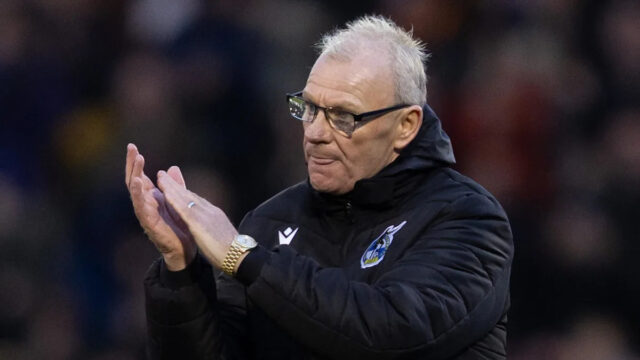 Evans hovorí, že odmietol ponuku opustiť Rovers
