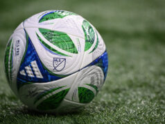 Everton oficiálne podpísal krídelníka Chelsea spojeného s Manchestrom United Everton oficiálne podpísal krídelníka Chelsea spojeného s Manchestrom United