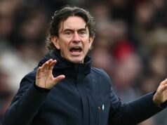 Ex-manažér Tottenhamu ide do Sky Sports a opäť uvádza svoje meno do pozície Manažér Tottenhamu Thomas Frank počas zápasu Premier League medzi Manchestrom United a Tottenhamom Hotspur na Old Trafford