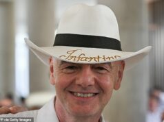 FIFA odmieta presunúť zápasy majstrovstiev sveta z Mexika napriek násiliu kartelu a obavám fanúšikov o bezpečnosť: „Všetko sa ukáže ako najlepšie“ Gianni Infantino povedal, že má „úplnú dôveru“ v schopnosť Mexika hostiť zápasy Svetového pohára toto leto.