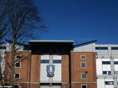 Fanúšikovi Sheffieldu Wednesday si pohryzli ucho a po strete fanúšikov pred zápasom v Millwalle potrebuje stehy: INSIDE SPORT Fanúšikovi Sheffieldu Wednesday si pohryzli ucho a po strete fanúšikov pred zápasom v Millwalle potrebuje stehy: INSIDE SPORT