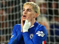 Fanúšikovia sa posmievajú Alejandrovi Garnachovi, pretože drzé kopanie do jeho starého klubu Man United zlyhalo po semifinálovej porážke Chelsea Carabao Cup proti Arsenalu Fanúšikovia sa vysmievajú Alejandrovi Garnachovi po tom, čo jeho drzé kopanie do starého klubu Man United zlyhalo