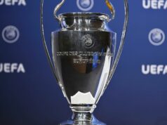 Favoriti Ligy majstrov a stávkové kurzy ako Arsenal, Chelsea a Tottenham čakajú na žreb osemfinále Pohľad na trofej Ligy majstrov UEFA počas žrebovania tretieho predkola Ligy majstrov UEFA 2025/26 v sídle UEFA, Dome európskeho futbalu, 21. júla 2025 vo švajčiarskom Nyone