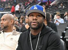 Floyd Mayweather je späť! Neporazený šampión sa po nadchádzajúcej exhibícii s Mikeom Tysonom vráti k boxu Floyd Mayweather Jr. sa vo veku 49 rokov vracia k profesionálnemu boxu