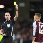 Rozhodca Chris Kavanagh (vyššie) a jeho asistent Nick Greenhalgh neboli tento víkend vybraní do Premier League po tom, čo sa minulý týždeň zaplietli do niekoľkých úradujúcich chýb.