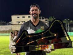 Futbalista, 41, ktorý kŕmil bývalého milenca psov, ktorí sa chcú vrátiť v obrovskej pohárovej súťaži Bruno Fernandes