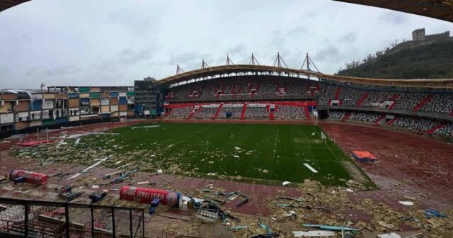 Futbalový štadión s kapacitou 24 000 stroskotal v dôsledku búrky | Futbal | Šport
