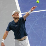 GB Pinnington Jones ohromuje svetovú dvadsiatku Cobolliho