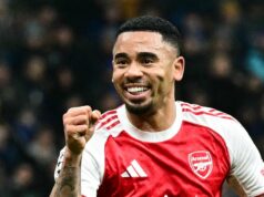 Gabriel Jesus prekonáva svojich súperov z Arsenalu, keď bojuje o návrat Brazílie Gabriel Jesus z Arsenalu