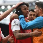 Gabriel Jesus oslavuje gól za Arsenal.