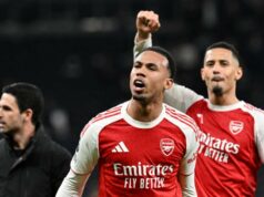 Gabriel Magalhaes trolluje Richarlisona po tom, čo Arsenal rozbil Spurs 4:1 v derby v severnom Londýne Gabriel Magalhaes trolluje Richarlisona po tom, čo Arsenal rozbil Spurs 4:1 v derby v severnom Londýne