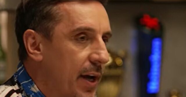 Gary Neville a Roy Keane riešia problém Benjamina Seska na Gary Neville a Roy Keane riešia problém Benjamina Seska na Male Utd|Futbal|Športová aktivita