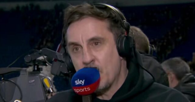 Hlavný tréner / manažér Manchestru United Michael Carrick oslavuje na plný úväzok s Benjaminom Seskom z Manchestru United počas zápasu Premier League medzi Evertonom a Manchestrom United na štadióne Hill Dickinson 23. februára 2026 v Liverpoole v Spojenom kráľovstve.