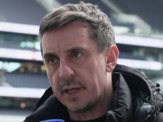 Gary Neville intenzívne búcha do 2 celebrít z kolekcie Tottenham, ktoré vyhrali|Futbal|Športová aktivita Gary Neville intenzívne búcha do 2 celebrít z kolekcie Tottenham, ktoré vyhrali|Futbal|Športová aktivita
