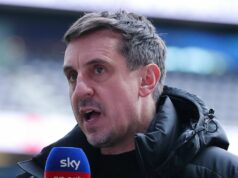 Gary Neville robí „divokú predpoveď“, keď je jasný verdikt o titule Arsenalu Premier League LONDÝN, ANGLICKO - 22. FEBRUÁRA: Odborník Sky Sports Gary Neville hovorí pre Sky Sports News pred zápasom Premier League medzi Tottenhamom Hotspur a Arsenalom na štadióne Tottenham Hotspur 22. februára 2026 v Londýne v Anglicku. (Foto: James Gill – Danehouse/Getty Images)