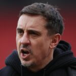 Gary Neville sa po obrovskom týždni pozrel na súboj o titul