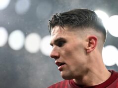 Gary Neville ukazuje prstom na Viktora Gyokeresa a spoluhráčov z Arsenalu brutálnym verdiktom Chelsea Útočník Arsenalu Viktor Gyokeres