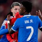 Vinicius Junior z Realu Madrid v súboji s Gianlucom Prestiannim z Benficy