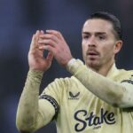 Grealish po operácii chodidla potvrdzuje, že jeho sezóna sa skončila