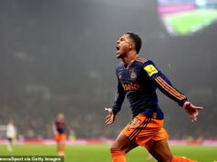 Hazard, ktorý sa Eddiemu Howeovi vyplatil, ako letná zmluva odpovedala na jeho kritikov – a starí chlapci vedú cestu v tvrdohlavom prejave Newcastlu, píše CRAIG HOPE Jacob Ramsey strelil víťazný gól, keď Newcastle v utorok vyhral 2:1 na ihrisku Tottenhamu