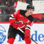 Hlásateľ Devils Don La Greca vytrháva ľudí, ktorí vytvorili „príbeh“ o americkom tíme