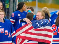 Hráčka si pripomenula emotívny moment trénera amerických hokejistov Johna Wroblewského Hráčka si pripomenula emotívny moment trénera amerických hokejistov Johna Wroblewského