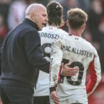 Hrdina Mac Allistera so „zmiešanými pocitmi“, ako Slot nazýva Liverpool „šťastným“