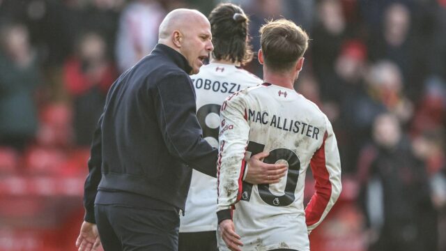 Hrdina Mac Allistera so „zmiešanými pocitmi“, ako Slot nazýva Liverpool Hrdina Mac Allistera so „zmiešanými pocitmi“, ako Slot nazýva Liverpool „šťastným“