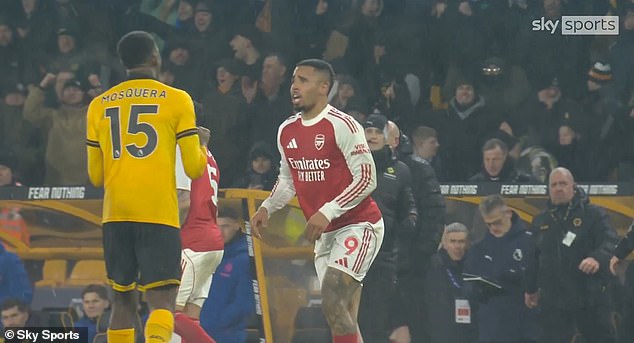 Hviezda Arsenalu vyvolala boj na plný úväzok po tom, čo Gabriel Jesus vyčíňal na Yerson Mosquera po stredajšom žrebe Arsenalu na ihrisku Wolves