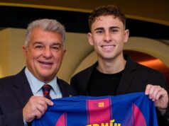 Hviezda Barcelony podpísala novú zmluvu do roku 2031 – „Nedosiahol som svoj strop“ Fermin Lopez pózuje s Joan Laporta.