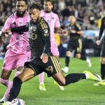 Hviezda LAFC Denis Bouanga podpísala predĺženie do roku 28