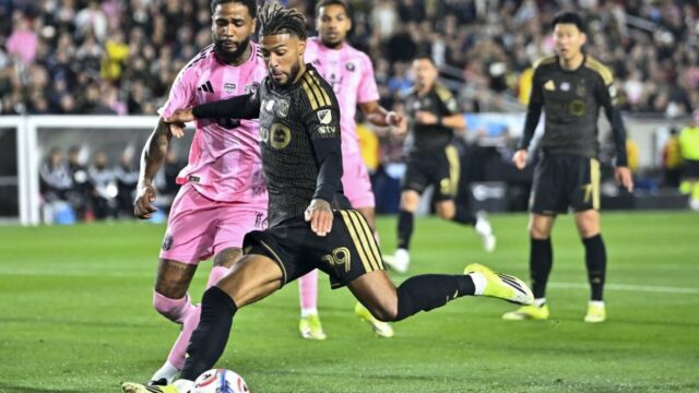 Hviezda LAFC Denis Bouanga podpísala predĺženie do roku 28 Hviezda LAFC Denis Bouanga podpísala predĺženie do roku 28