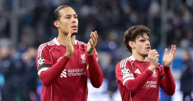 Hviezda Liverpoolu Virgil van Dijk ukazuje skutočné farby s komentármi Obrancovia Liverpoolu Virgil van Dijk a Miloš Kerkez