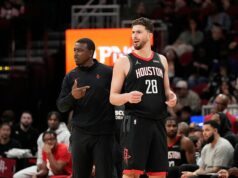 Hviezda NBA sa ospravedlňuje za opakované označovanie ženského rozhodcu za „b****“ v šokujúcom sexistickom zrútení Alperen Sengun spochybňuje rozhodnutie o jeho vylúčení z hry v stredu večer