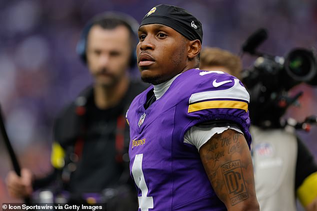 Hviezda NFL Rondale Moore zomrel vo veku 25 rokov: Pocty Podľa viacerých správ bola hviezda Vikingov Rondale Moore v Indiane vyhlásená za mŕtvu