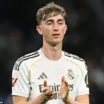 Dean Huijsen z Realu Madrid bol nútený ospravedlniť sa po zdieľaní videa, ktoré bolo označené za rasistické