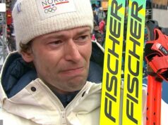 Hviezda zimných olympijských hier „Sociálna samovražda“, ktorú odmietla priateľka, ktorú podviedol, je nútená kúpiť svojmu tímu večeru, aby sa ospravedlnila za to, že ukradla pozornosť zlatého tímového kolegu, ktorý pretekal, aby si uctil mŕtveho priateľa. Nórsky biatlonista Sturla Holm Lægreid kúpil celú večeru svojho tímu, aby sa ospravedlnil za krádež reflektorov po dramatickom odhalení, že podviedol svoju bývalú priateľku.