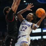 Basketbal NCAA: Utah v Kansase