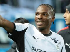 Idol Jeremyho Jacqueta v Liverpoole je ikonou Man Utd, keďže dvaja noví spoluhráči ustúpili Jeremy Jacquet z Rennes