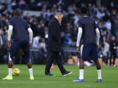 Igor Tudor označil tím Tottenhamu za „dobrých hráčov so zlými návykmi“ po porážke Arsenalu Manažér Tottenhamu Hotspur Igor Tudor hovorí so svojimi hráčmi, keď je hra prerušená kvôli problémom s komunikáciou rozhodcov počas Premier...