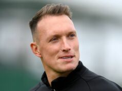 Ikona Man Utd sa emocionálne vracia do bývalého klubu – „Som pripravený na túto výzvu“ MANCHESTER, ANGLICKO – 16. SEPTEMBER: Tréner Phil Jones Manchester United na tréningovom ihrisku Carrington 16. septembra 2023 v anglickom Manchestri. (Foto: Manchester United/Manchester United cez Getty Images)