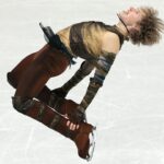 Ilia Malinin ohromí publikum historickým backflipom a pomôže USA vyhrať tímové zlato