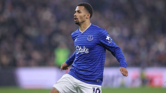 Iliman Ndiaye prerušil mlčanie o povestiach z Man Utd a poslal správu pre fanúšikov Evertonu
