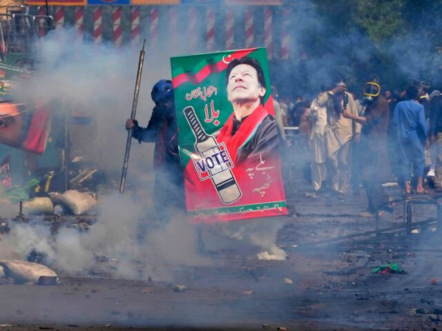 Imran Khan musí dostať okamžitú lekársku pomoc, hovoria kriketové legendy Imran Khan musí dostať okamžitú lekársku pomoc, hovoria kriketové legendy | Správy Imrana Khana