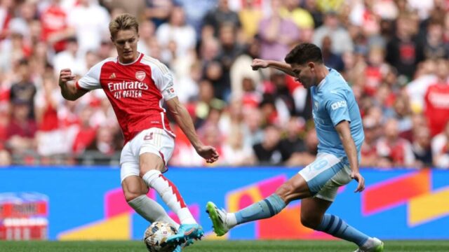 Informácie o prestupoch Arsenalu: najnovšie o Julianovi Alvarezovi a Martinovi Odegaardovi
