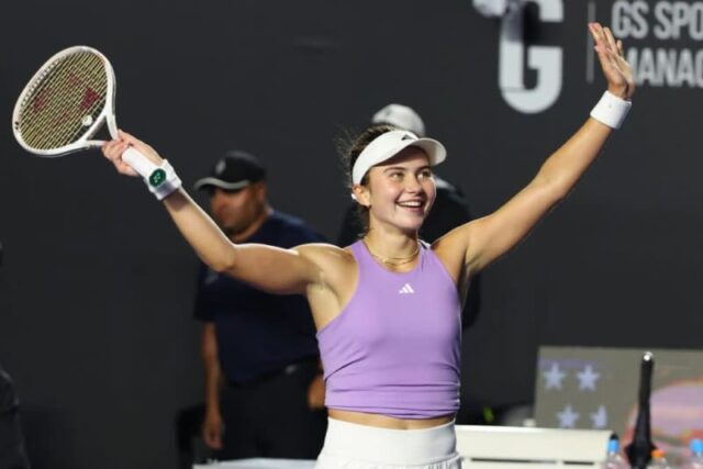 Iva Jovic prežíva divokú štvorhru s Victoriou Mboko Foto Martin KEEP / AFP cez Getty Images