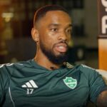 RIJÁD, SAUDSKÁ ARÁBIA - 2. FEBRUÁRA: Ivan Toney z Al Ahli sa pozerá počas zápasu Saudi Pro League medzi Al Hilal a Al Ahli v Kingdom Arene 2. februára 2026 v Rijáde v Saudskej Arábii. (Foto: Yasser Bakhsh/Getty Images)